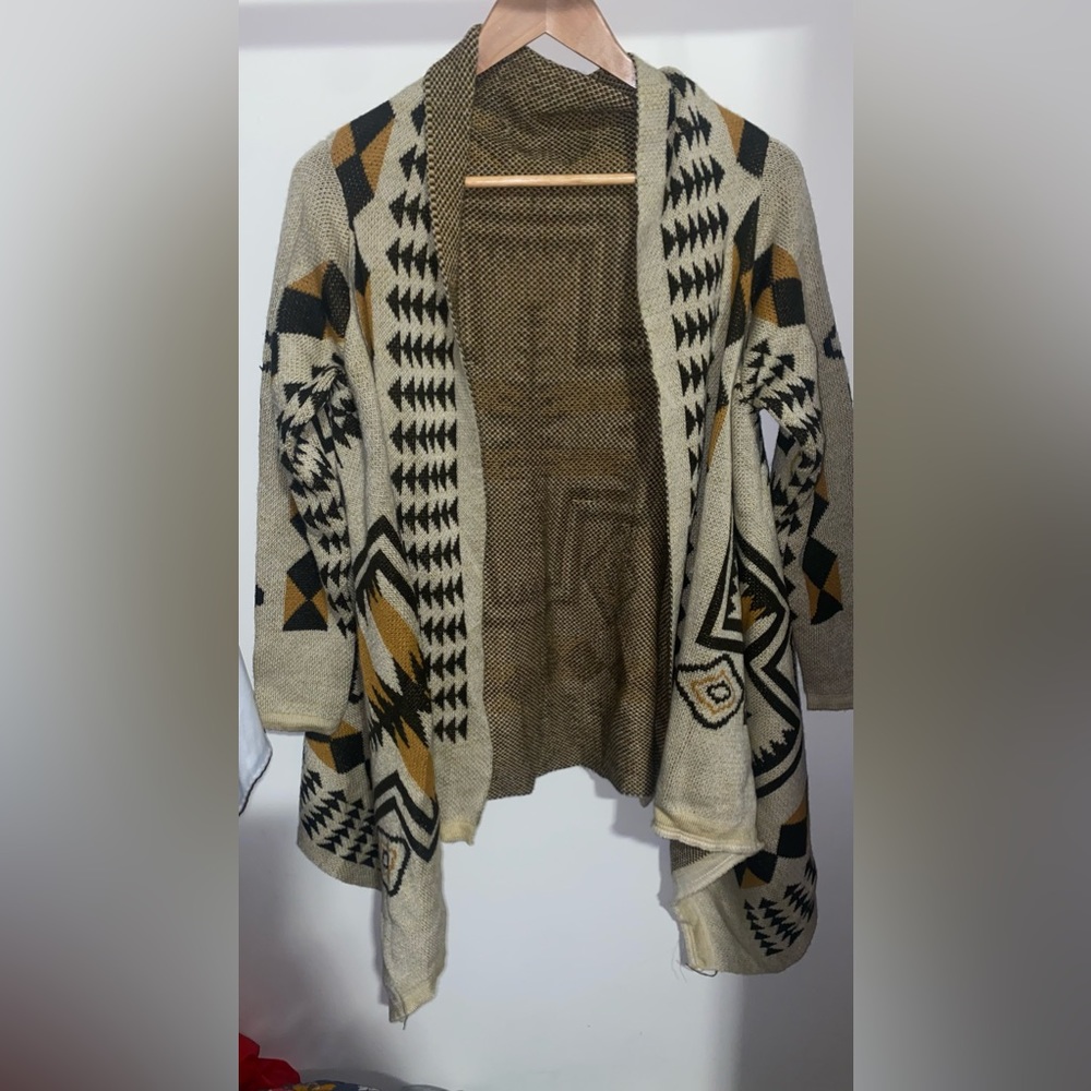 Pattern Cardigan - Picture 3 of 4